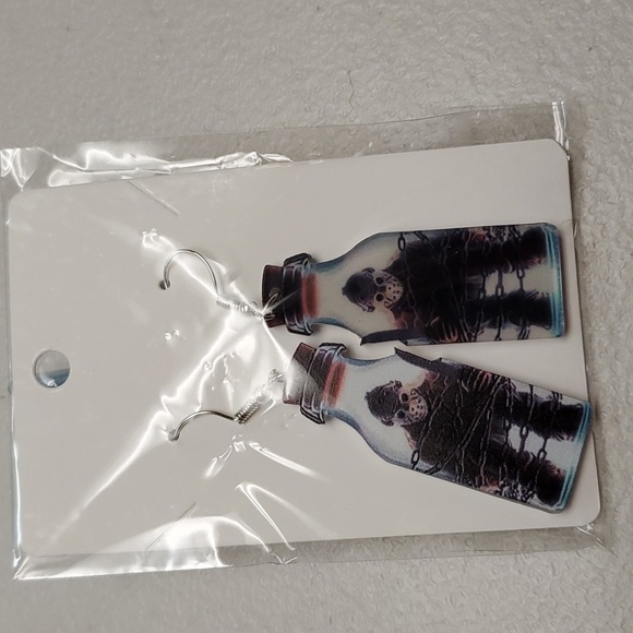 ❤️JASON VOORHEES FRIDAY THE 13th MOVIE BOTTLE DANGLE EARRING - FACTORY SEALED - Picture 2 of 7